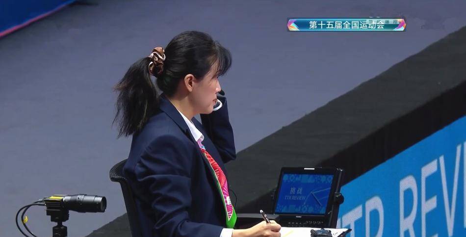真尴尬，鹰眼系统在全运会乒乓球赛场死机？裁判一举动让全场傻眼